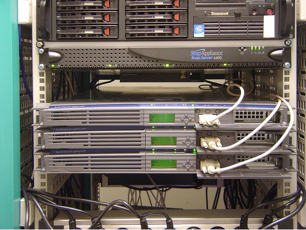 Paris servers DSC00190