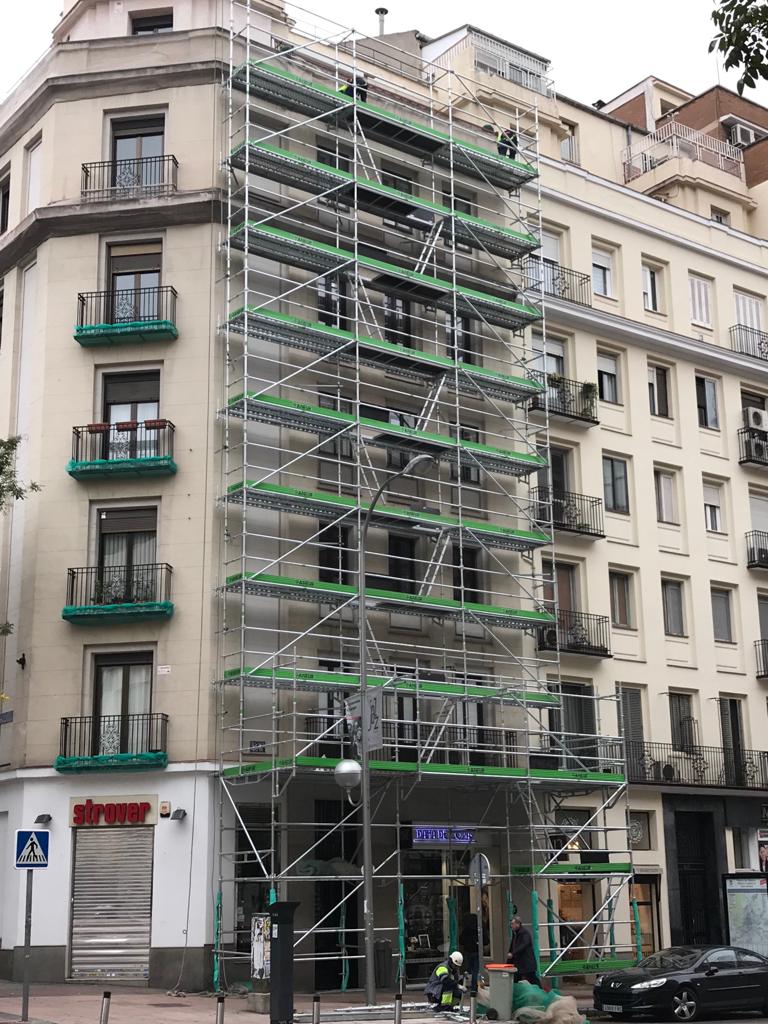 Andamio de tres cuerpos de Aneur